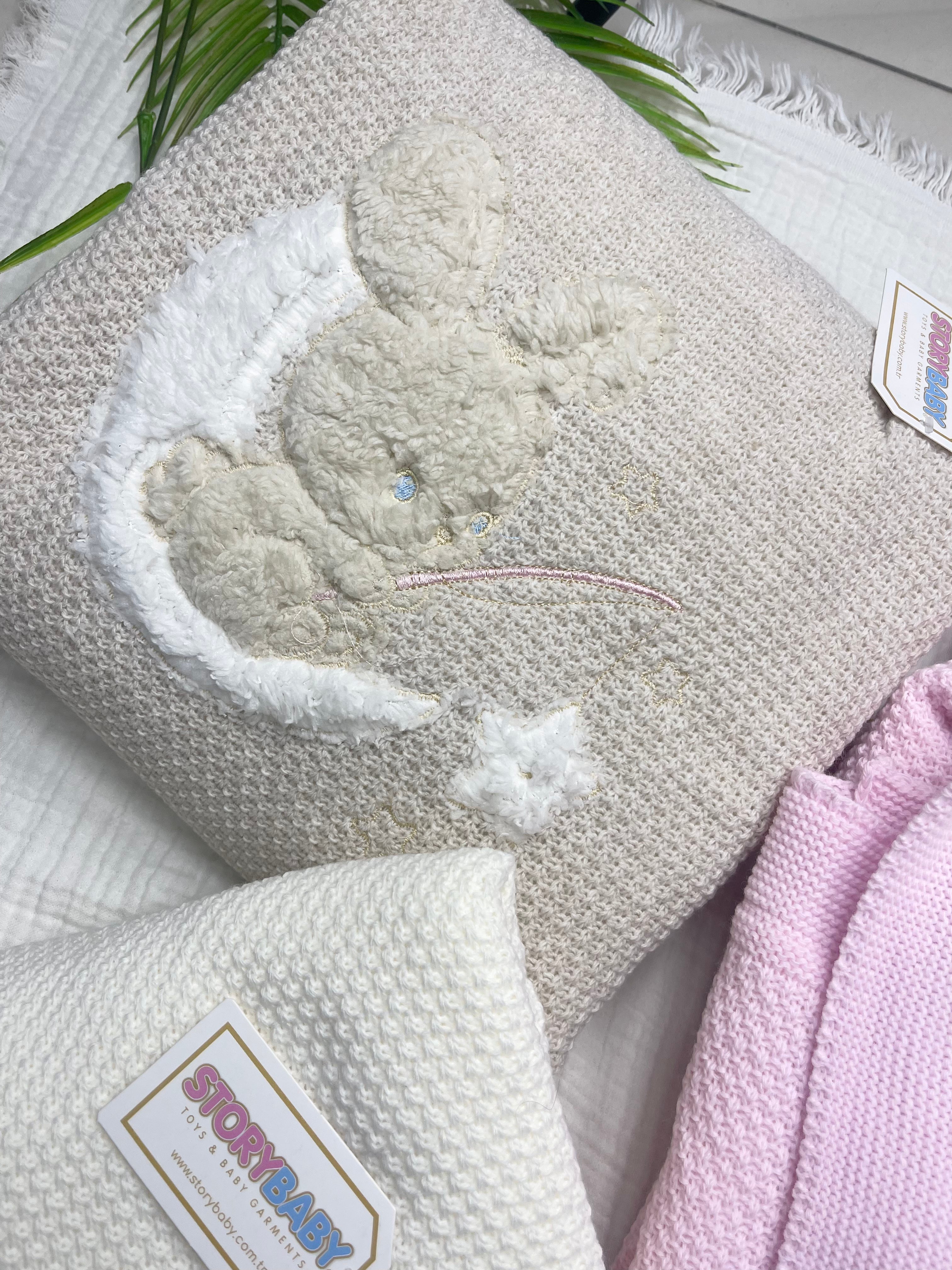 STORY BABY TAVŞAN NAKIŞLI DIŞI TRİKO İÇİ WELSOFTLU ÇİFT KAT BATTANİYE