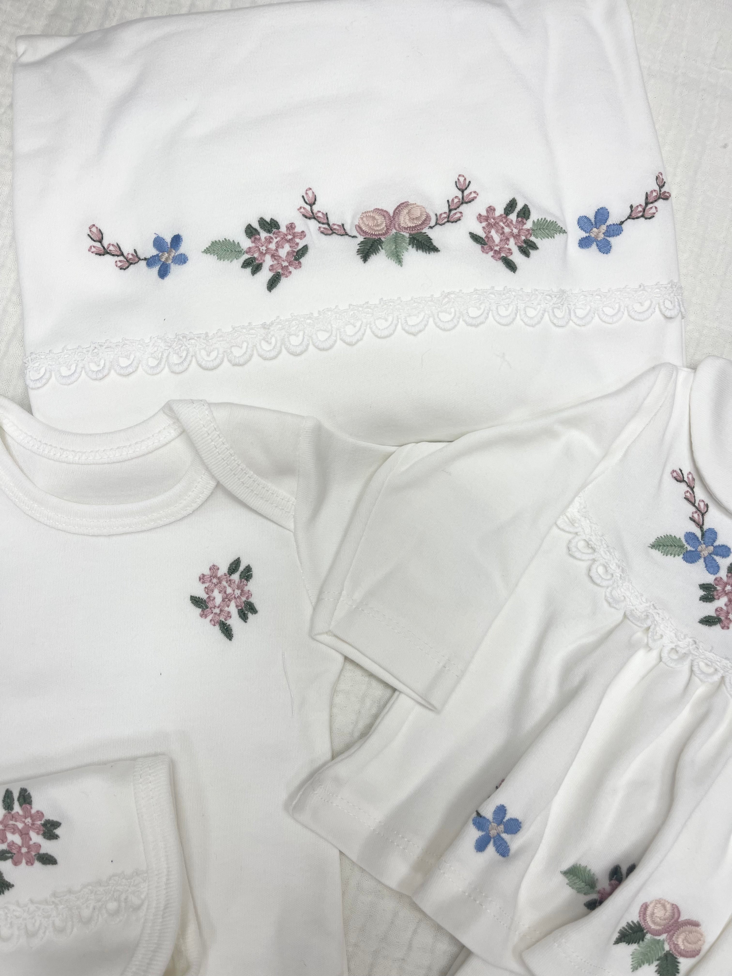 BABY ZUHU ÇİÇEK NAKIŞLI FİSTOLU 10 LU HASTANE ÇIKIŞI