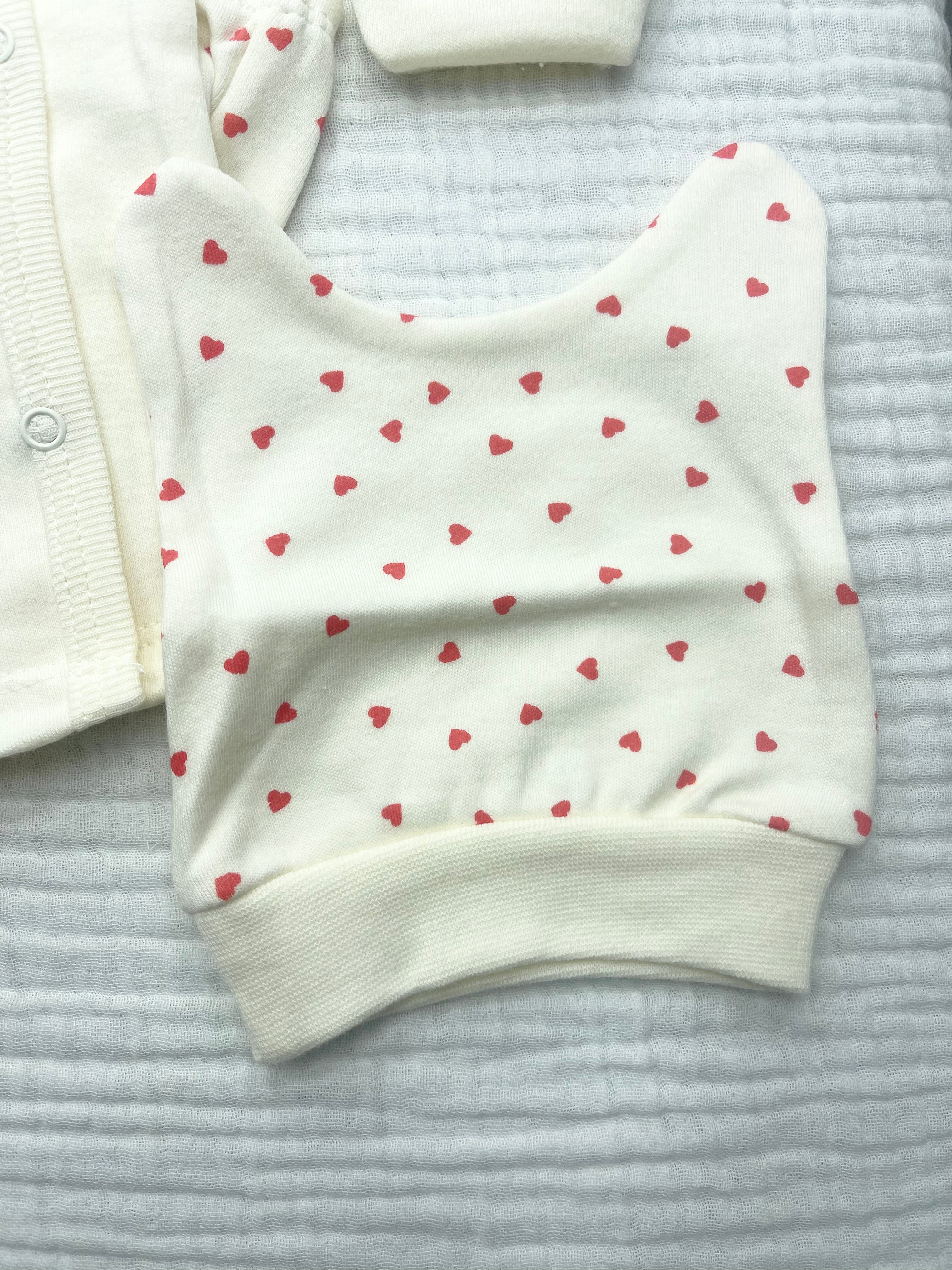 BABYCAN MİNİK KALPLİ KENDİNDEN ELDİVENLİ ÜÇLÜ YENİDOĞAN SET