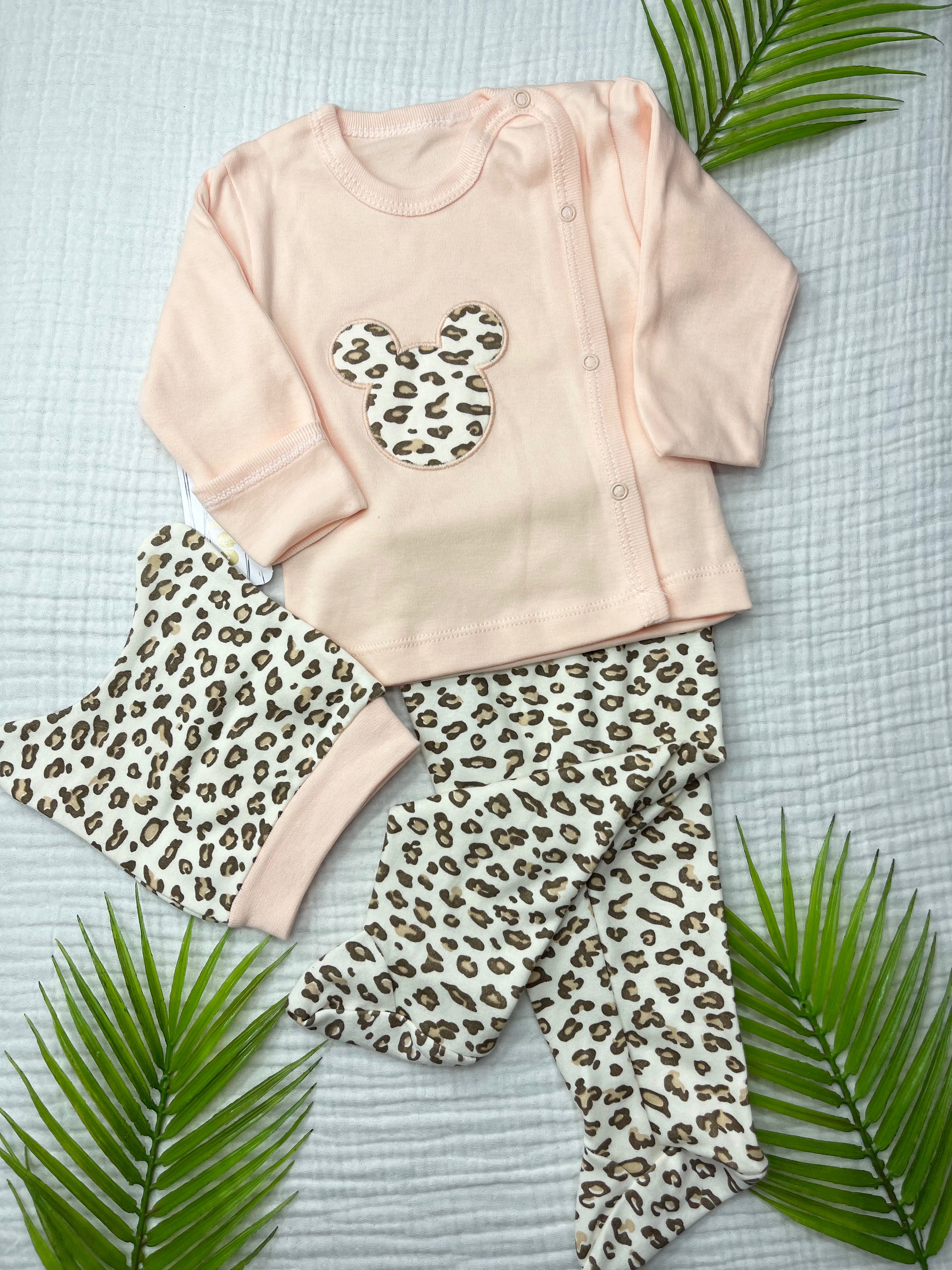 BABYCAN LEOPAR DESENLİ KENDİNDEN ELDİVENLİ PRATİK ÜÇLÜ YENİDOĞAN SET