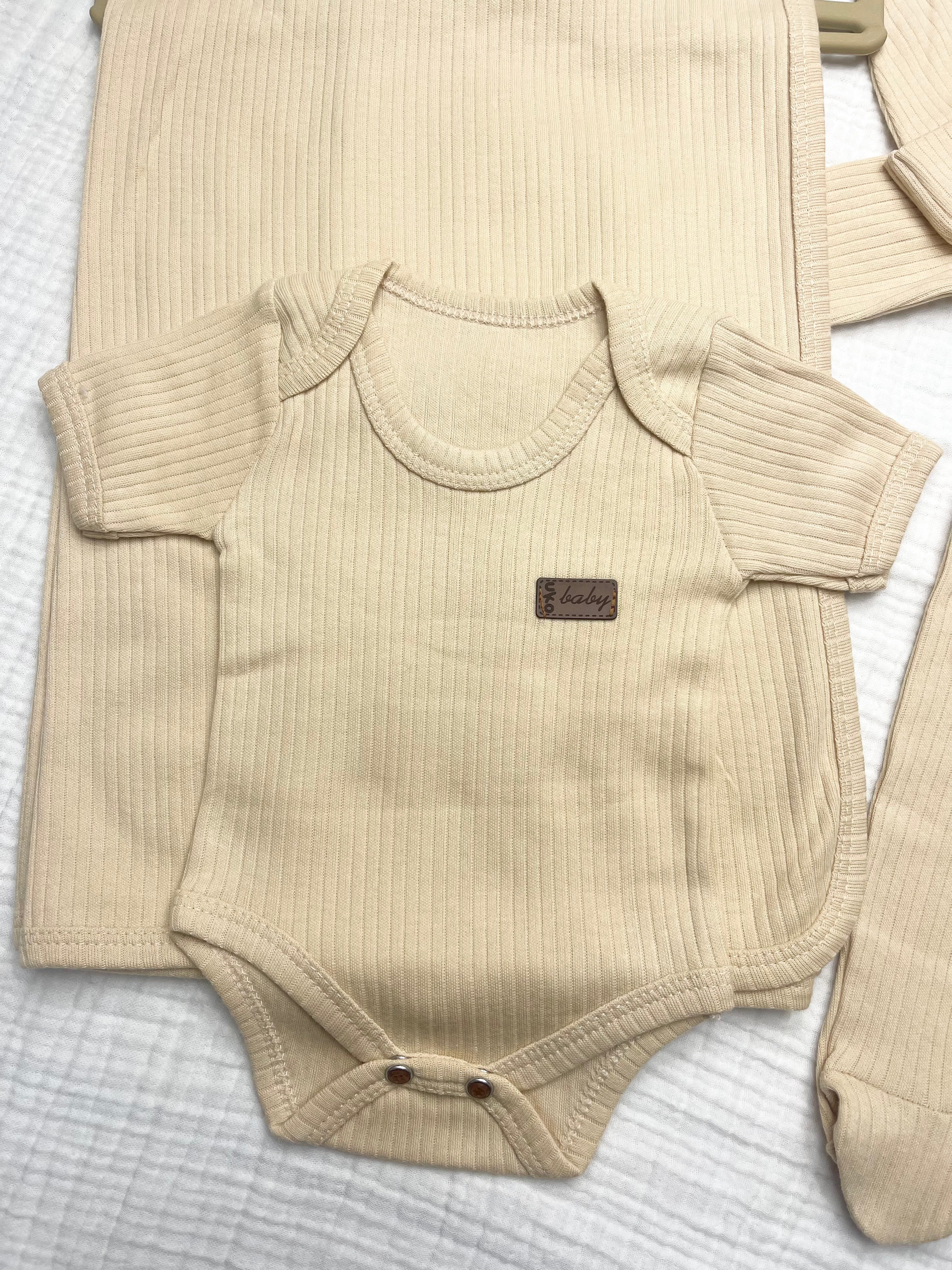 UKO BABY DÜZ RENK 7Lİ HASTANE ÇIKIŞ SETİ